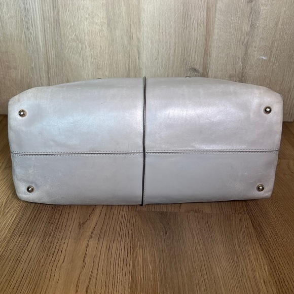 Tod’s Large Leather Duffle Bag Lt Grey - Picture 6 of 14